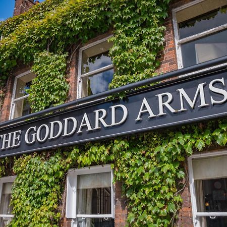 The Goddard Arms Hotel Swindon Exterior photo