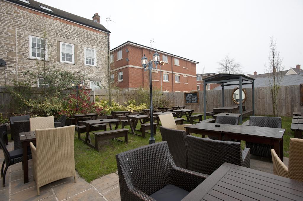 The Goddard Arms Hotel Swindon Exterior photo