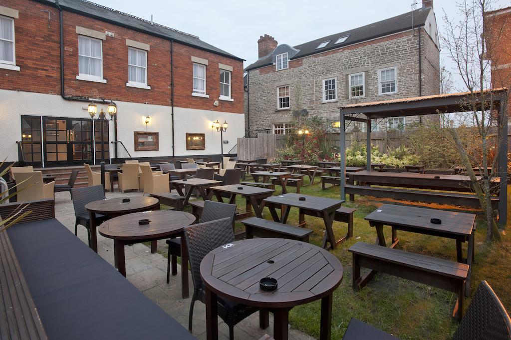 The Goddard Arms Hotel Swindon Exterior photo